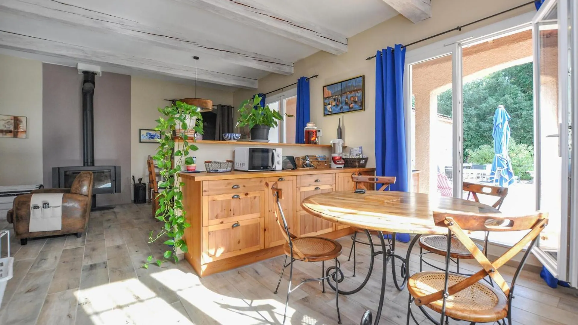 Holiday home Stunning Home In Besse-Sur-Issole With Private Swimming Pool, Can Be Inside Or Outside
