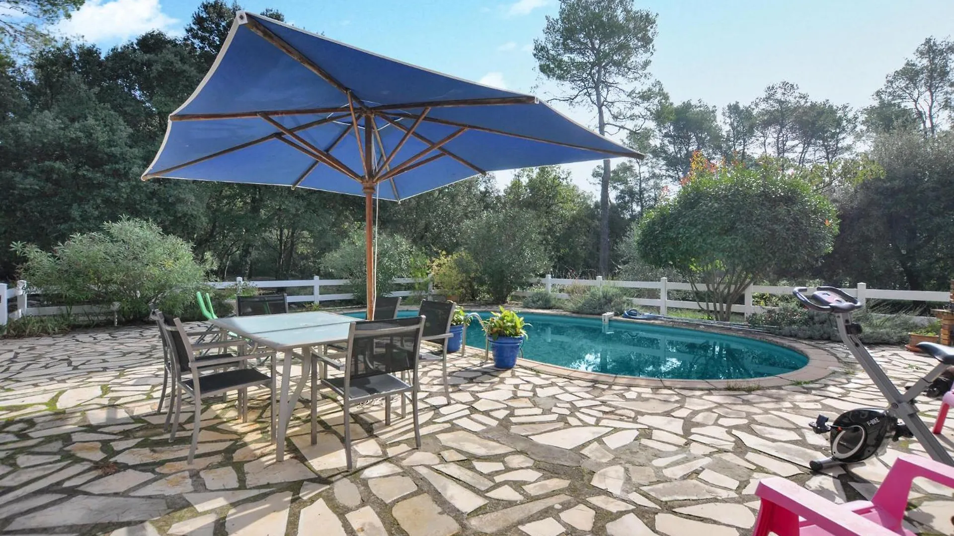 Holiday home Stunning Home In Besse-Sur-Issole With Private Swimming Pool, Can Be Inside Or Outside