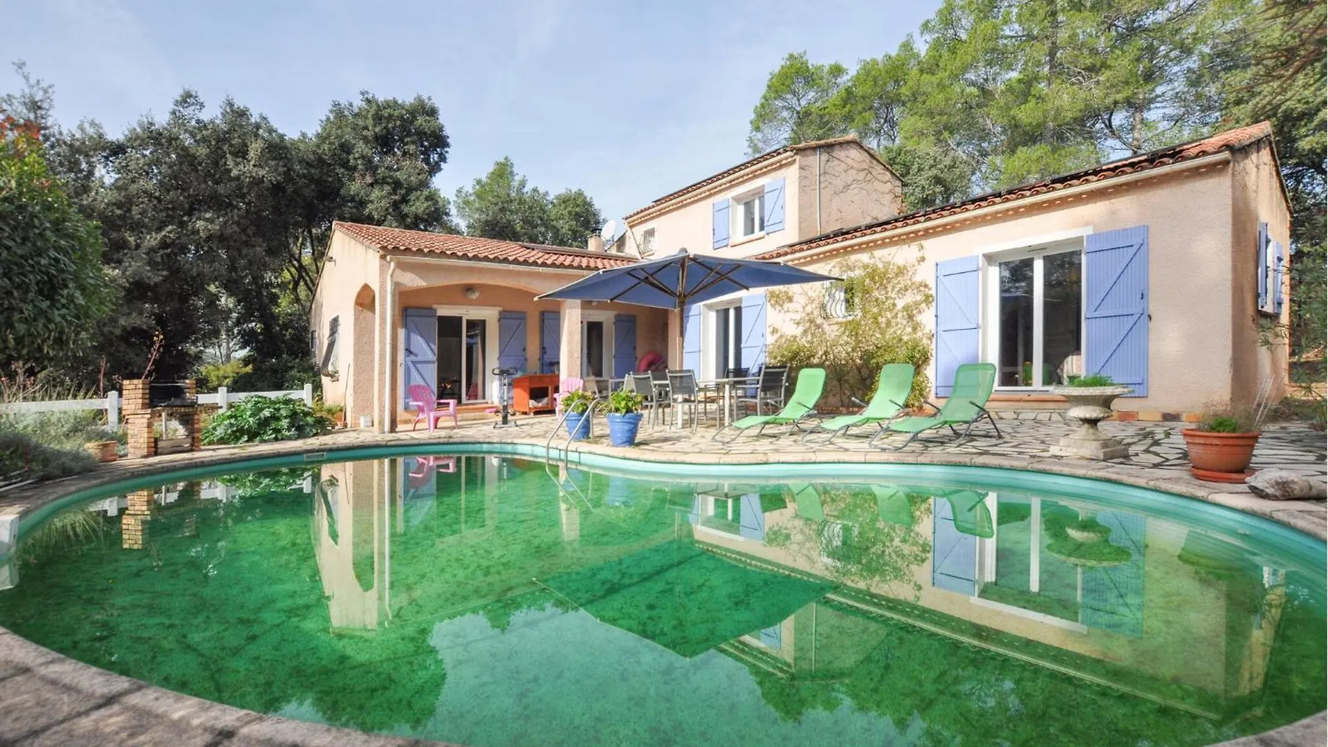 Stunning Home In Besse-Sur-Issole With Private Swimming Pool, Can Be Inside Or Outside